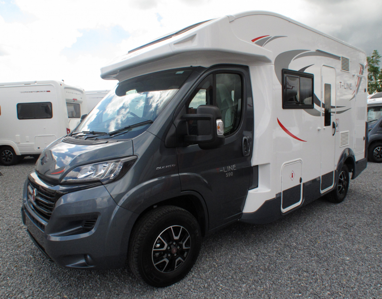 South Coast Explorer – 4 berth Roller Team Coachbuilt from 2017